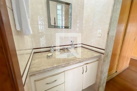 Apartamento à venda com 295m², 4 quartos e 6 vagasBanheiro da Suíte