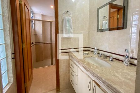 Apartamento à venda com 295m², 4 quartos e 6 vagasBanheiro da Suíte