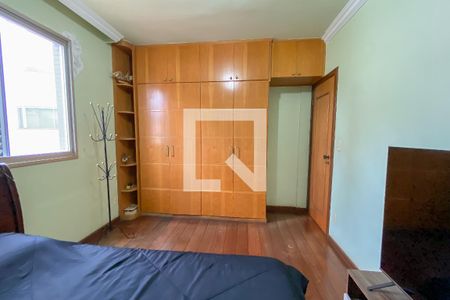 Apartamento à venda com 295m², 4 quartos e 6 vagasQuarto 2