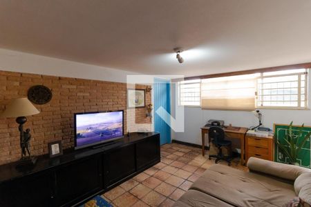 Casa à venda com 306m², 5 quartos e 6 vagas Casa à venda com 306m², 5 quartos e 6 vagasSalão