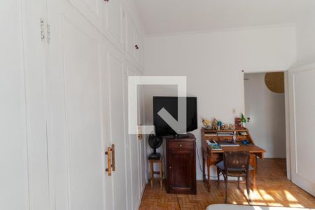 Casa à venda com 306m², 5 quartos e 6 vagas Casa à venda com 306m², 5 quartos e 6 vagasQuarto 01