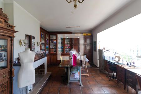 Casa à venda com 306m², 5 quartos e 6 vagas Casa à venda com 306m², 5 quartos e 6 vagasSala 01
