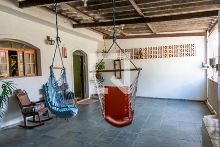 Casa à venda com 113m², 4 quartos e 3 vagas Casa à venda com 113m², 4 quartos e 3 vagasGaragem