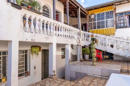 Casa à venda com 113m², 4 quartos e 3 vagas Casa à venda com 113m², 4 quartos e 3 vagasQuintal