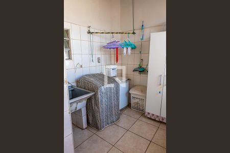 Casa à venda com 113m², 4 quartos e 3 vagas Casa à venda com 113m², 4 quartos e 3 vagasÁrea de Serviço