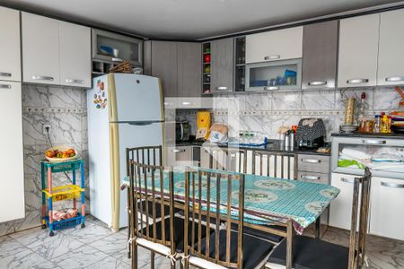 Casa à venda com 113m², 4 quartos e 3 vagas Casa à venda com 113m², 4 quartos e 3 vagasCozinha