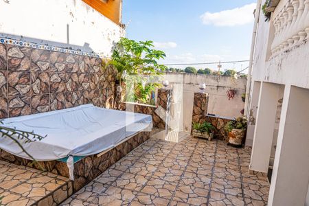 Casa à venda com 113m², 4 quartos e 3 vagas Casa à venda com 113m², 4 quartos e 3 vagasQuintal