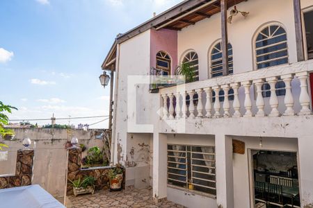 Casa à venda com 113m², 4 quartos e 3 vagas Casa à venda com 113m², 4 quartos e 3 vagasQuintal