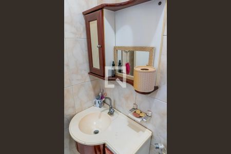 Casa à venda com 113m², 4 quartos e 3 vagas Casa à venda com 113m², 4 quartos e 3 vagasBanheiro