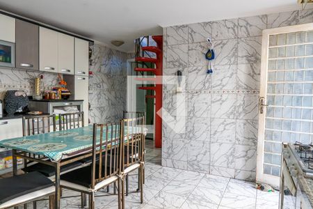 Casa à venda com 113m², 4 quartos e 3 vagas Casa à venda com 113m², 4 quartos e 3 vagasCozinha