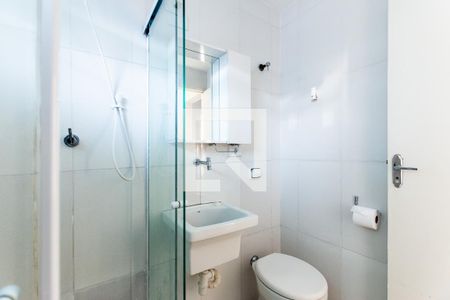 Banheiro de kitnet/studio para alugar com 1 quarto, 28m² em Ponta da Praia, Santos