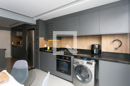 cozinha / serviço  / varanda de apartamento para alugar com 2 quartos, 57m² em Panamby, São Paulo