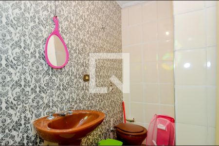 Casa à venda com 99m², 3 quartos e 2 vagasBanheiro da Suíte