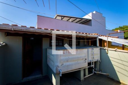 Casa à venda com 140m², 2 quartos e 2 vagas Casa à venda com 140m², 2 quartos e 2 vagasVista