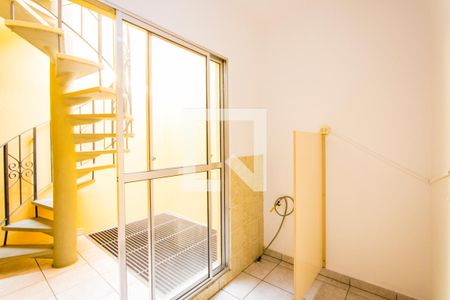 Casa à venda com 140m², 2 quartos e 2 vagas Casa à venda com 140m², 2 quartos e 2 vagasCozinha