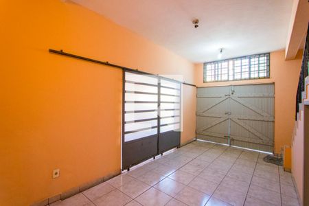 Casa à venda com 140m², 2 quartos e 2 vagas Casa à venda com 140m², 2 quartos e 2 vagasGaragem