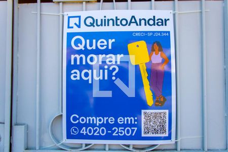 Casa à venda com 140m², 2 quartos e 2 vagas Casa à venda com 140m², 2 quartos e 2 vagasFachada