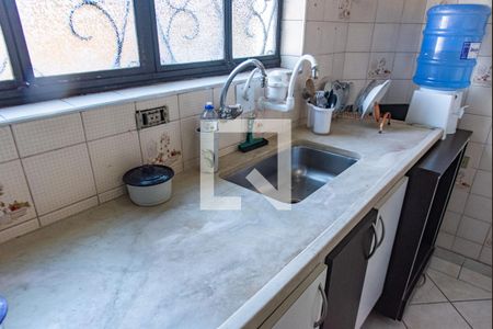 Casa para alugar com 330m², 4 quartos e 3 vagas Casa para alugar com 330m², 4 quartos e 3 vagasCozinha