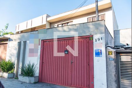 Casa para alugar com 330m², 4 quartos e 3 vagas Casa para alugar com 330m², 4 quartos e 3 vagasFachada