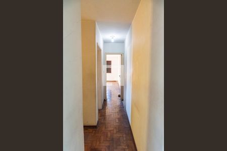 Casa para alugar com 330m², 4 quartos e 3 vagas Casa para alugar com 330m², 4 quartos e 3 vagasCorredor