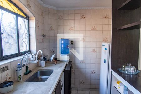 Casa para alugar com 330m², 4 quartos e 3 vagas Casa para alugar com 330m², 4 quartos e 3 vagasCozinha