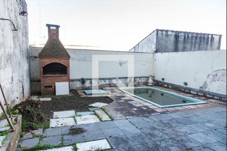 Casa para alugar com 330m², 4 quartos e 3 vagas Casa para alugar com 330m², 4 quartos e 3 vagasQuintal/piscina