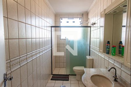 Casa para alugar com 330m², 4 quartos e 3 vagas Casa para alugar com 330m², 4 quartos e 3 vagasBanheiro