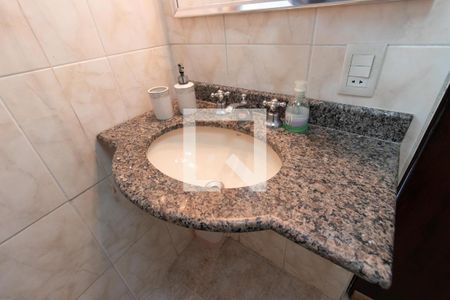 Casa à venda com 200m², 3 quartos e 4 vagasBanheiro Garagem