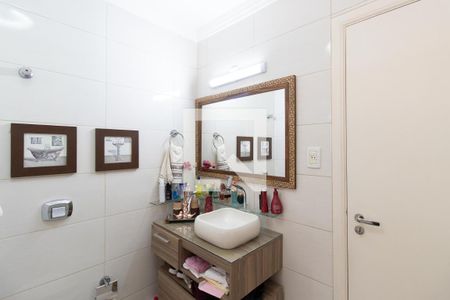 Casa à venda com 200m², 3 quartos e 4 vagasBanheiro do Quarto 1