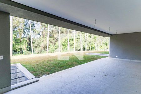 Casa de condomínio à venda com 850m², 4 quartos e 6 vagas Casa de condomínio à venda com 850m², 4 quartos e 6 vagasVaranda