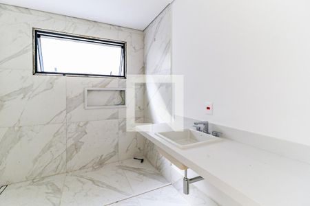 Casa de condomínio à venda com 850m², 4 quartos e 6 vagas Casa de condomínio à venda com 850m², 4 quartos e 6 vagasBanheiro Suíte 2