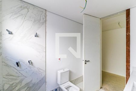 Casa de condomínio à venda com 850m², 4 quartos e 6 vagas Casa de condomínio à venda com 850m², 4 quartos e 6 vagasBanheiro 1 Suíte 4