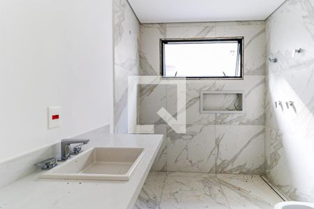 Casa de condomínio à venda com 850m², 4 quartos e 6 vagas Casa de condomínio à venda com 850m², 4 quartos e 6 vagasBanheiro Suíte 1