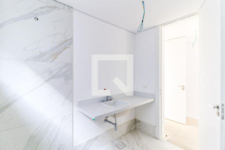 Casa de condomínio à venda com 850m², 4 quartos e 6 vagas Casa de condomínio à venda com 850m², 4 quartos e 6 vagasBanheiro Suíte 2