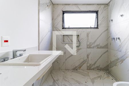 Casa de condomínio à venda com 850m², 4 quartos e 6 vagas Casa de condomínio à venda com 850m², 4 quartos e 6 vagasBanheiro Suíte 3