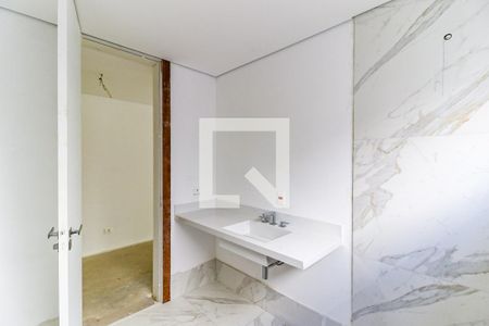 Casa de condomínio à venda com 850m², 4 quartos e 6 vagas Casa de condomínio à venda com 850m², 4 quartos e 6 vagasBanheiro 1 Suíte 4