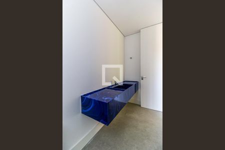 Casa de condomínio à venda com 850m², 4 quartos e 6 vagas Casa de condomínio à venda com 850m², 4 quartos e 6 vagasLavabo