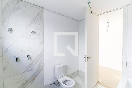 Casa de condomínio à venda com 850m², 4 quartos e 6 vagas Casa de condomínio à venda com 850m², 4 quartos e 6 vagasBanheiro Suíte 3