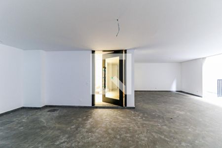 Casa de condomínio à venda com 850m², 4 quartos e 6 vagas Casa de condomínio à venda com 850m², 4 quartos e 6 vagasGaragem