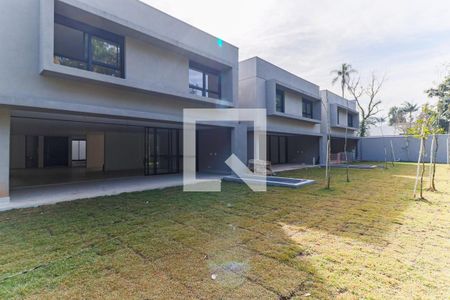 Casa de condomínio à venda com 850m², 4 quartos e 6 vagas Casa de condomínio à venda com 850m², 4 quartos e 6 vagasJardim