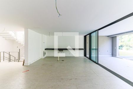 Casa de condomínio à venda com 850m², 4 quartos e 6 vagas Casa de condomínio à venda com 850m², 4 quartos e 6 vagasCozinha