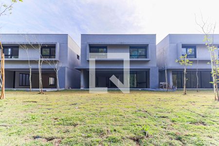 Casa de condomínio à venda com 850m², 4 quartos e 6 vagas Casa de condomínio à venda com 850m², 4 quartos e 6 vagasJardim