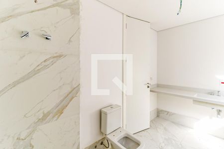 Casa de condomínio à venda com 838m², 4 quartos e 6 vagas Casa de condomínio à venda com 838m², 4 quartos e 6 vagasBanheiro 2 Suíte 4