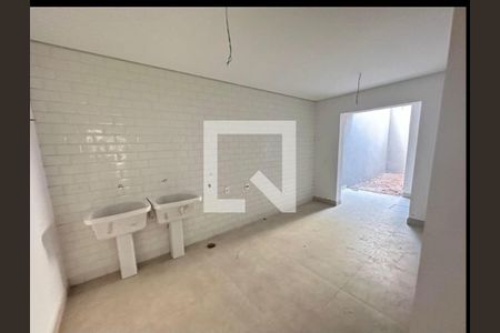Casa à venda com 849m², 4 quartos e 6 vagas Casa à venda com 849m², 4 quartos e 6 vagasÁrea de Serviço