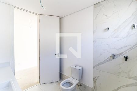 Casa de condomínio à venda com 845m², 4 quartos e 6 vagas Casa de condomínio à venda com 845m², 4 quartos e 6 vagasBanheiro Suíte 2