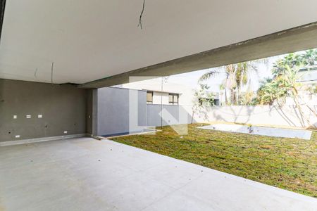 Casa de condomínio à venda com 845m², 4 quartos e 6 vagas Casa de condomínio à venda com 845m², 4 quartos e 6 vagasVaranda