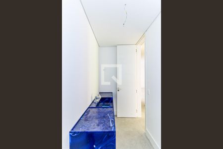 Casa de condomínio à venda com 845m², 4 quartos e 6 vagas Casa de condomínio à venda com 845m², 4 quartos e 6 vagasLavabo