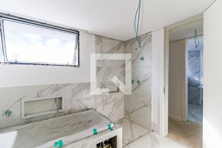 Casa de condomínio à venda com 935m², 4 quartos e 6 vagas Casa de condomínio à venda com 935m², 4 quartos e 6 vagasBanheiro 2 Suíte 4
