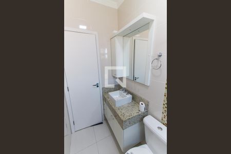 Casa à venda com 120m², 3 quartos e 1 vaga Casa à venda com 120m², 3 quartos e 1 vagaBanheiro