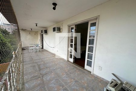 Casa à venda com 395m², 5 quartos e 2 vagas Casa à venda com 395m², 5 quartos e 2 vagasVaranda da Suíte e Quarto 1